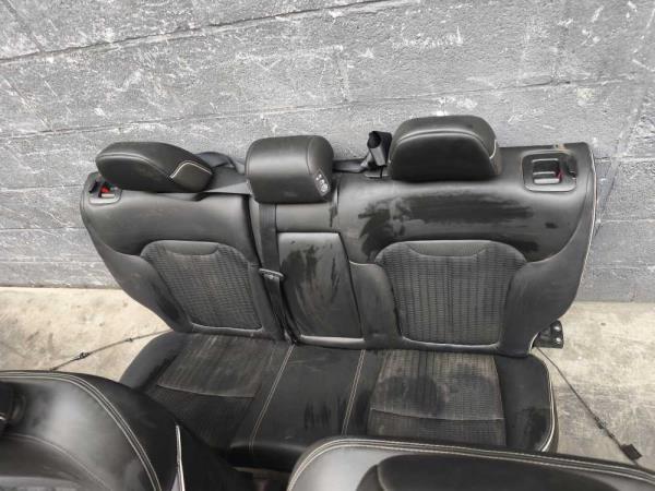 INTÉRIEUR SIÈGES RENAULT - Vue 2